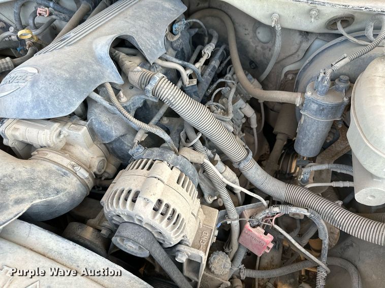 image for item NY9042 2004 GMC Sierra 1500  Ext. Cab pickup truck