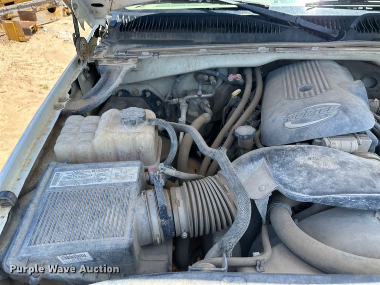 image for item NY9042 2004 GMC Sierra 1500  Ext. Cab pickup truck