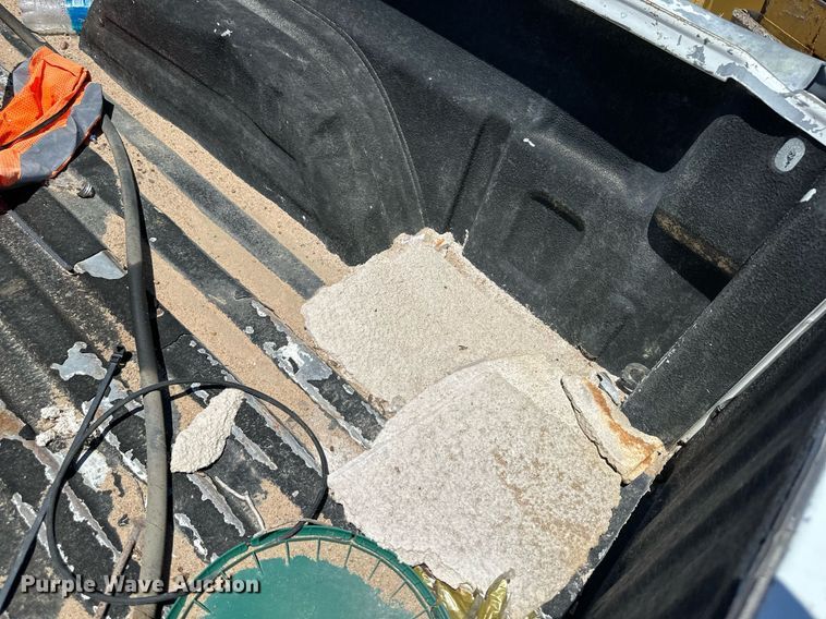 image for item NY9042 2004 GMC Sierra 1500  Ext. Cab pickup truck