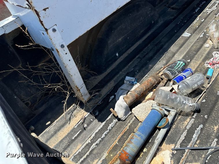 image for item NY9042 2004 GMC Sierra 1500  Ext. Cab pickup truck