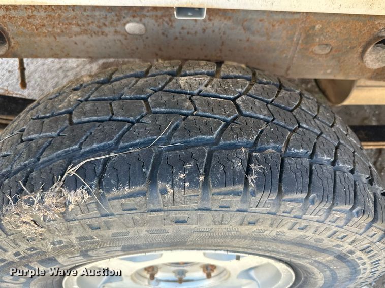 image for item NY9042 2004 GMC Sierra 1500  Ext. Cab pickup truck