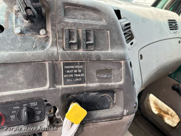 image for item NY9047 2006 Sterling L9500  ready mix truck