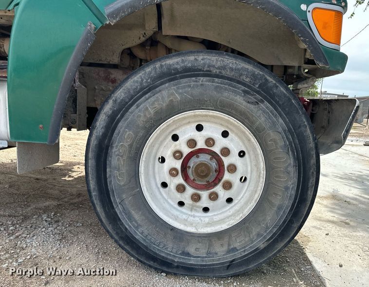 image for item NY9047 2006 Sterling L9500  ready mix truck