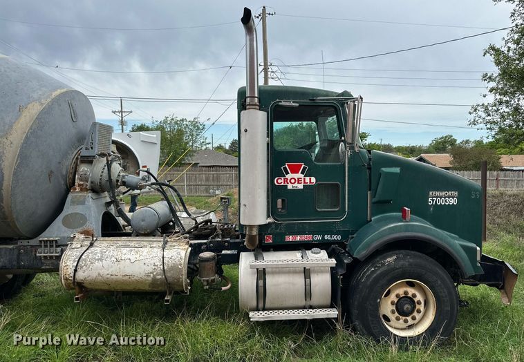 image for item NY9049 2003 Kenworth T800  ready mix truck