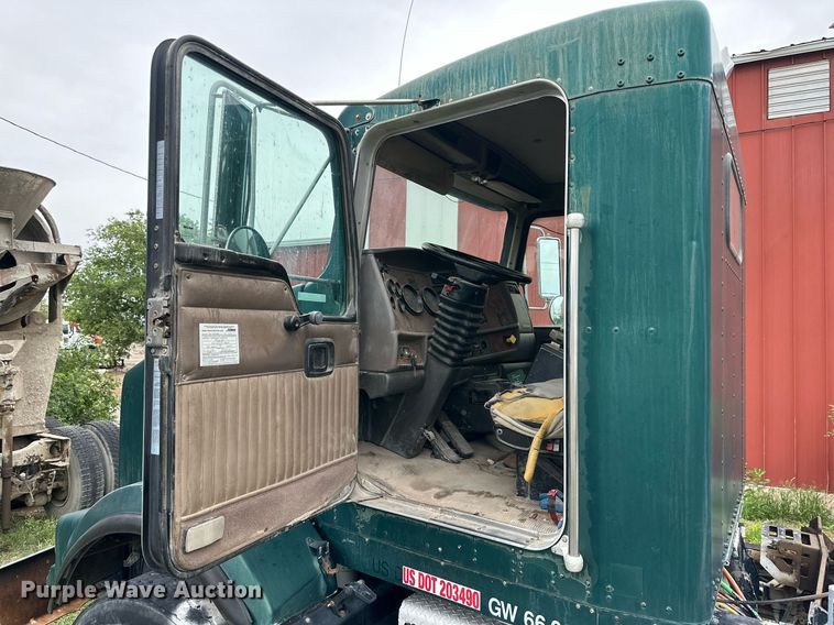 image for item NY9049 2003 Kenworth T800  ready mix truck