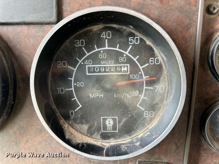 image for item NY9049 2003 Kenworth T800  ready mix truck