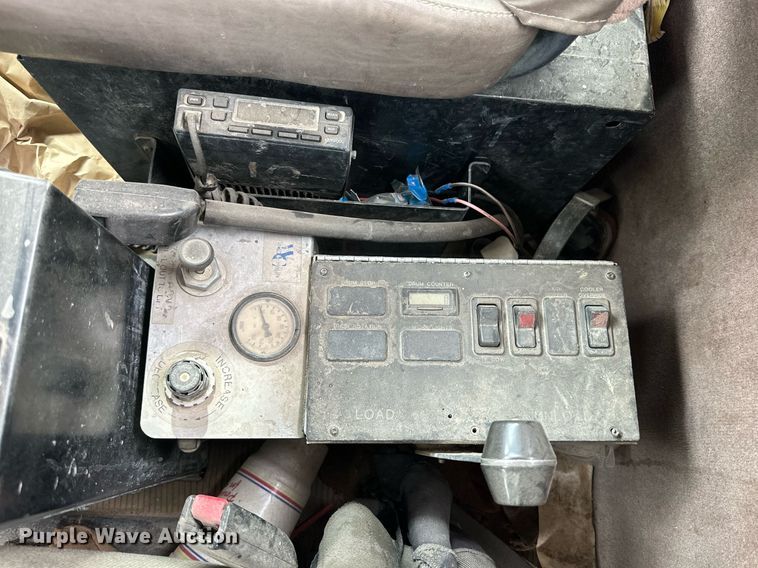 image for item NY9049 2003 Kenworth T800  ready mix truck