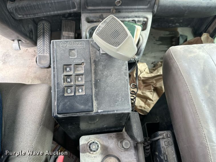 image for item NY9049 2003 Kenworth T800  ready mix truck