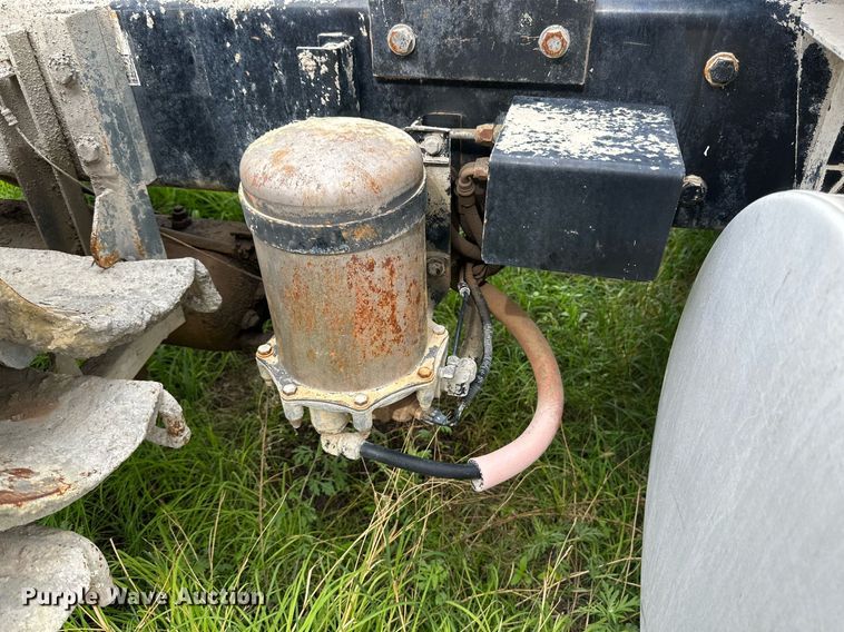 image for item NY9049 2003 Kenworth T800  ready mix truck