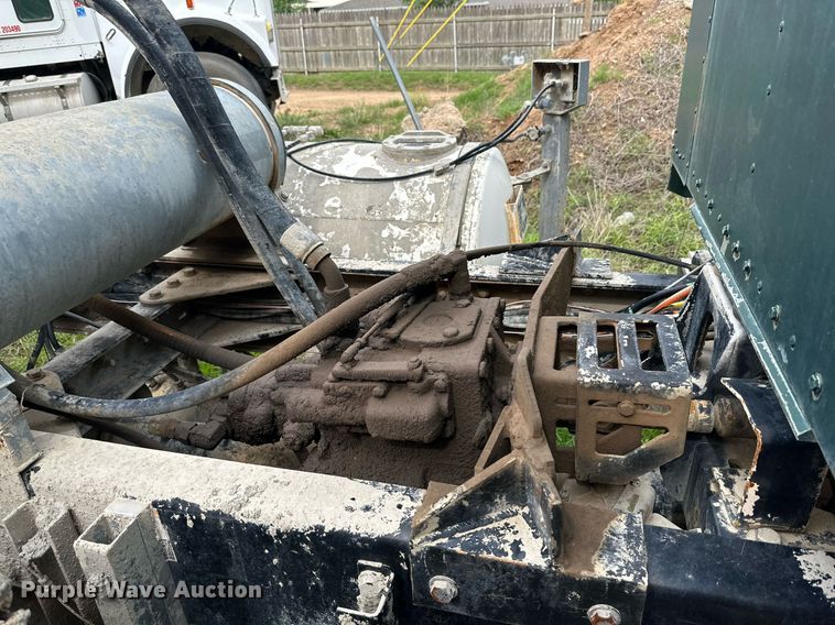 image for item NY9049 2003 Kenworth T800  ready mix truck