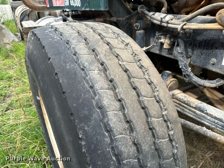 image for item NY9049 2003 Kenworth T800  ready mix truck