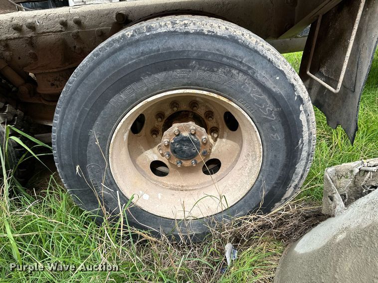 image for item NY9049 2003 Kenworth T800  ready mix truck