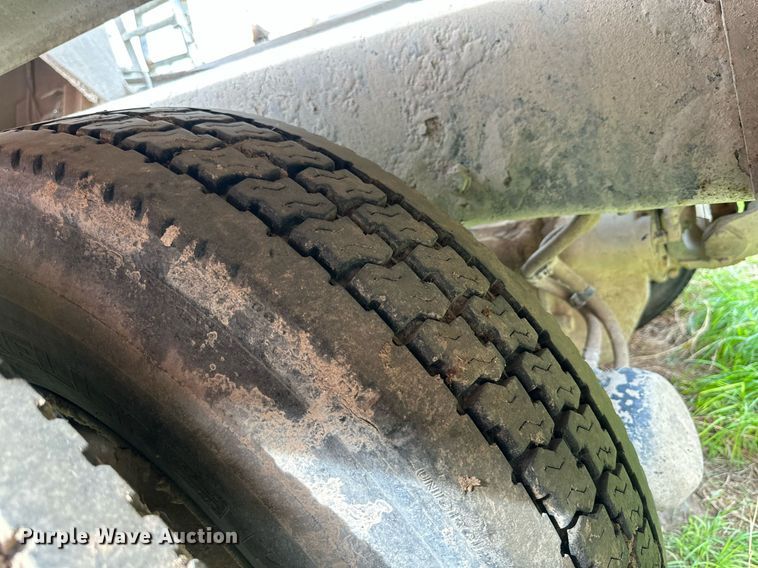 image for item NY9049 2003 Kenworth T800  ready mix truck