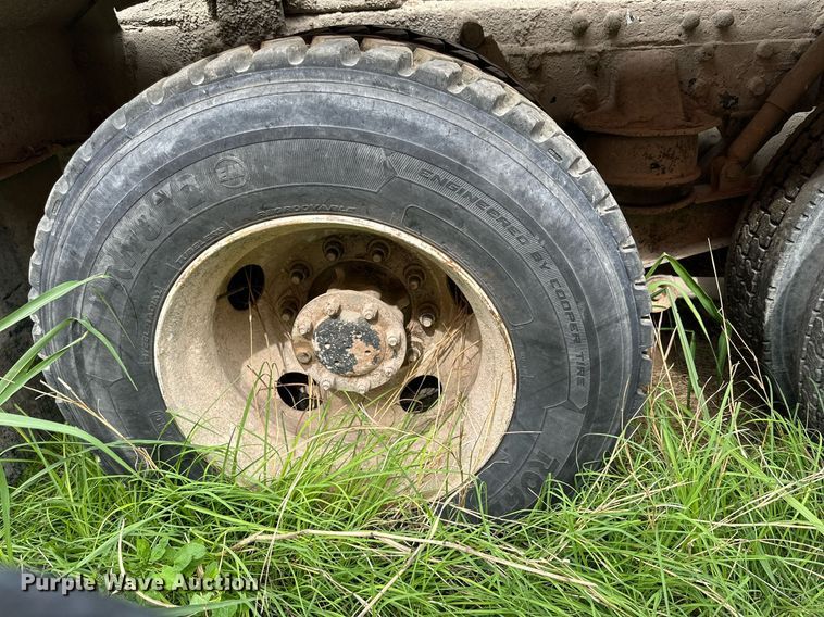 image for item NY9049 2003 Kenworth T800  ready mix truck