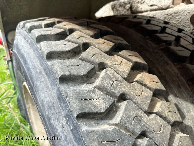 image for item NY9049 2003 Kenworth T800  ready mix truck