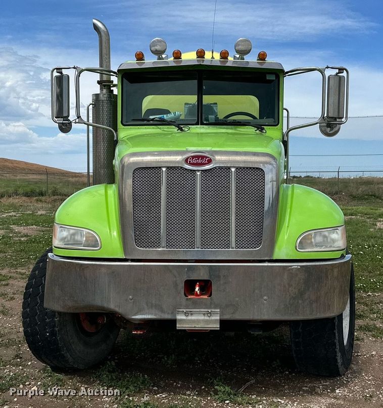 image for item NY9050 2006 Peterbilt 335  ready mix truck