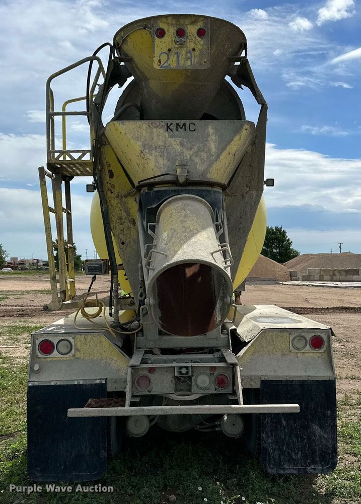 image for item NY9050 2006 Peterbilt 335  ready mix truck