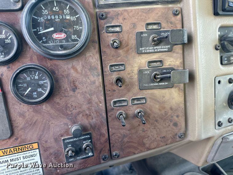 image for item NY9050 2006 Peterbilt 335  ready mix truck