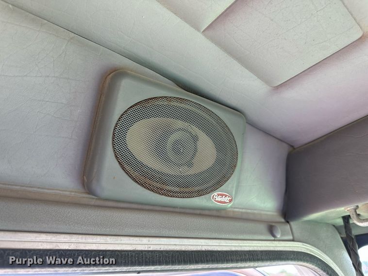 image for item NY9050 2006 Peterbilt 335  ready mix truck