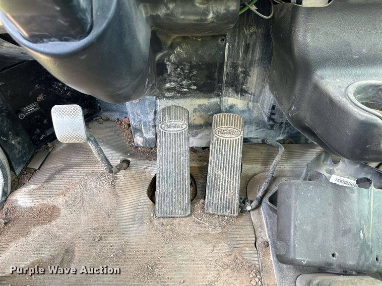 image for item NY9050 2006 Peterbilt 335  ready mix truck