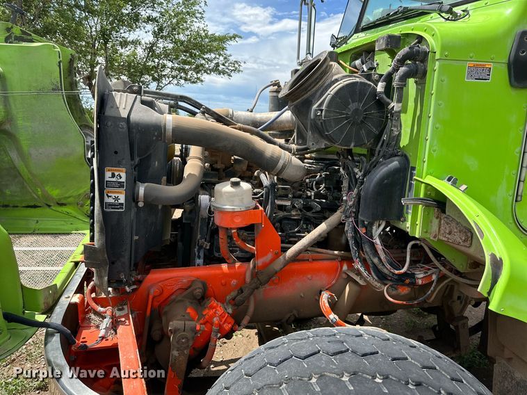 image for item NY9050 2006 Peterbilt 335  ready mix truck