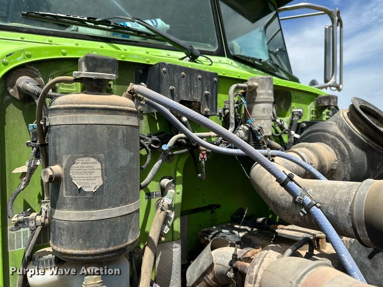 image for item NY9050 2006 Peterbilt 335  ready mix truck