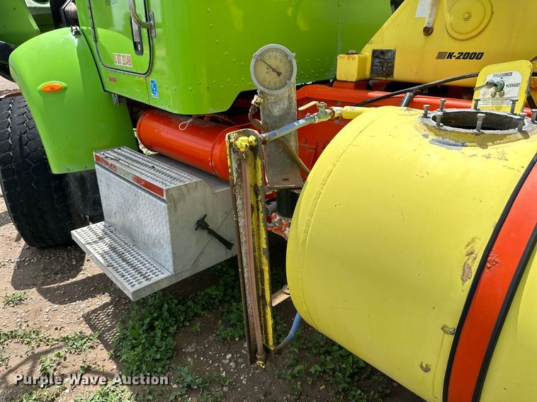 image for item NY9050 2006 Peterbilt 335  ready mix truck