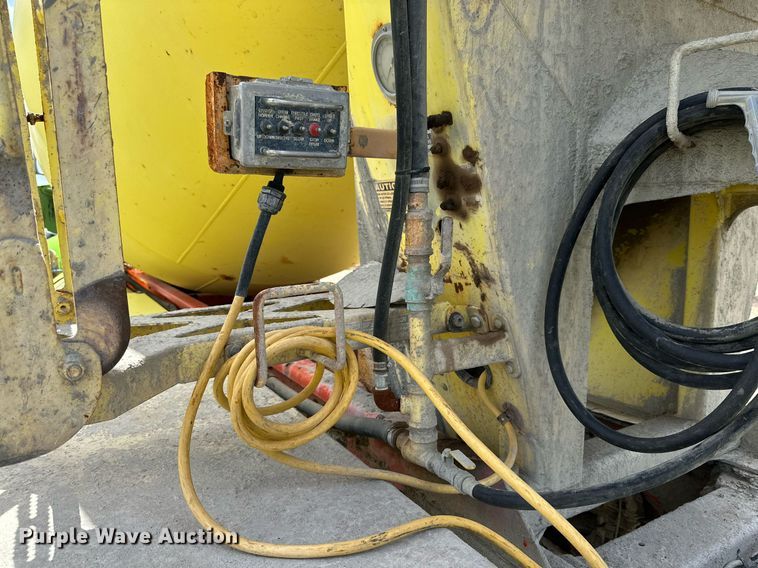 image for item NY9050 2006 Peterbilt 335  ready mix truck