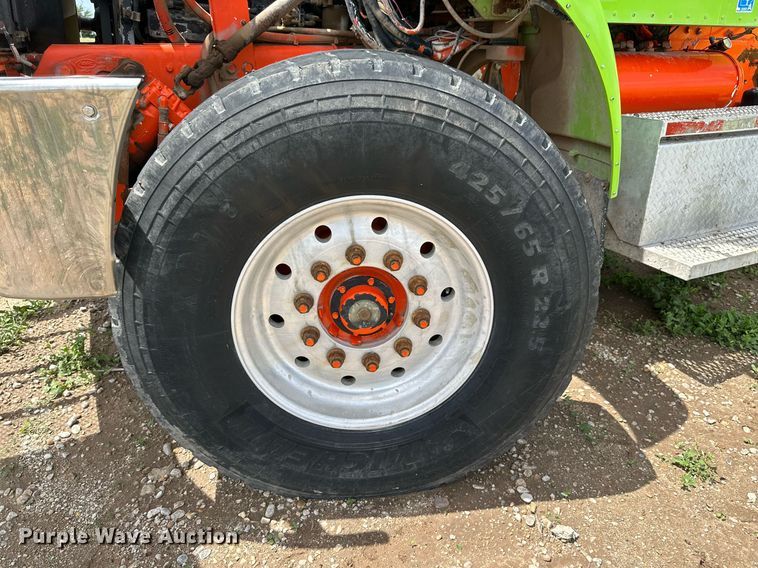 image for item NY9050 2006 Peterbilt 335  ready mix truck