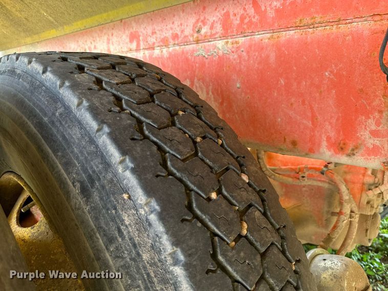 image for item NY9050 2006 Peterbilt 335  ready mix truck