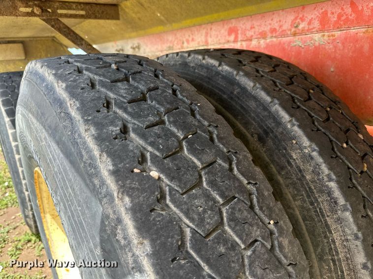 image for item NY9050 2006 Peterbilt 335  ready mix truck