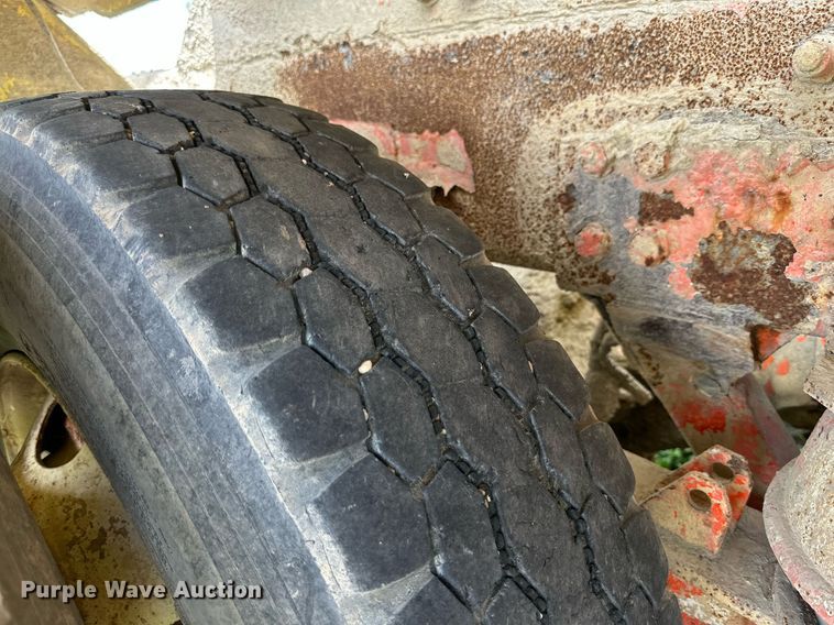 image for item NY9050 2006 Peterbilt 335  ready mix truck