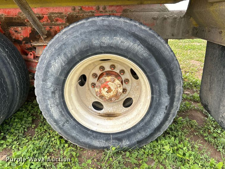 image for item NY9050 2006 Peterbilt 335  ready mix truck