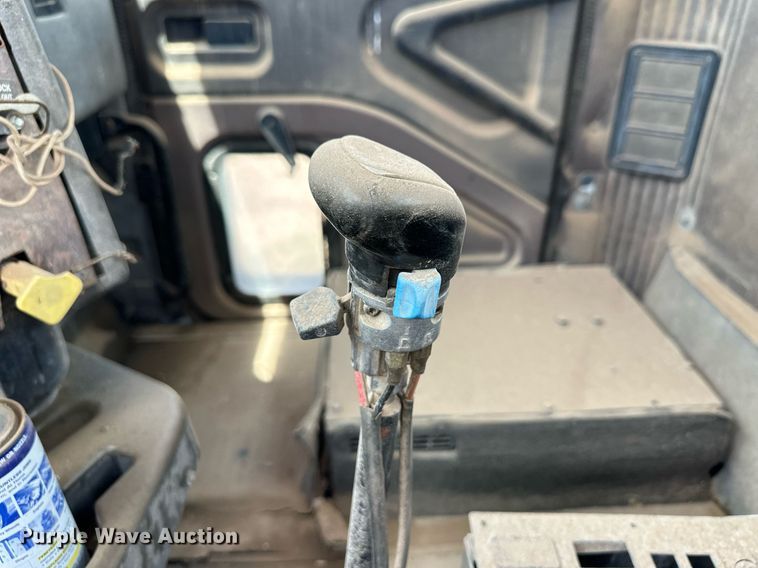 image for item NY9051 2001 International 5500i  ready mix truck