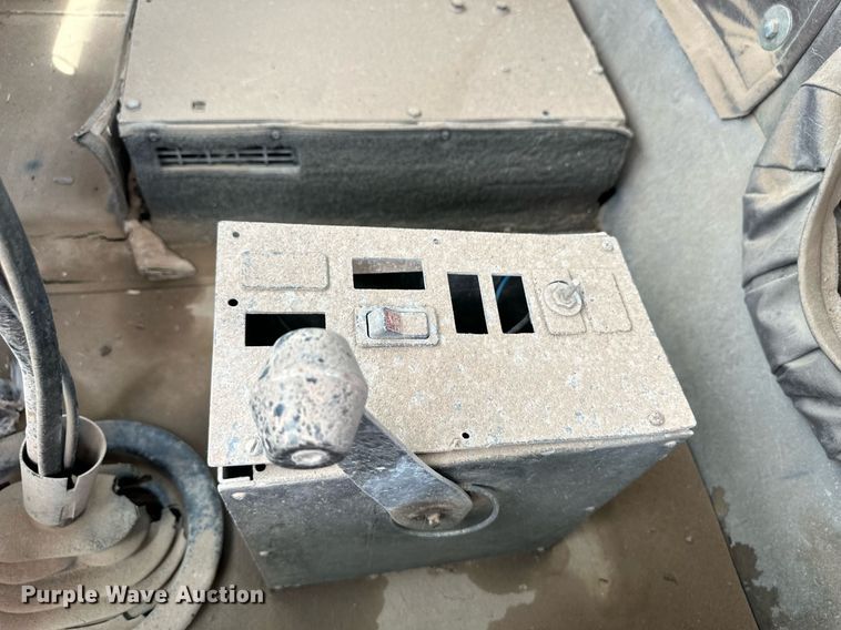 image for item NY9051 2001 International 5500i  ready mix truck