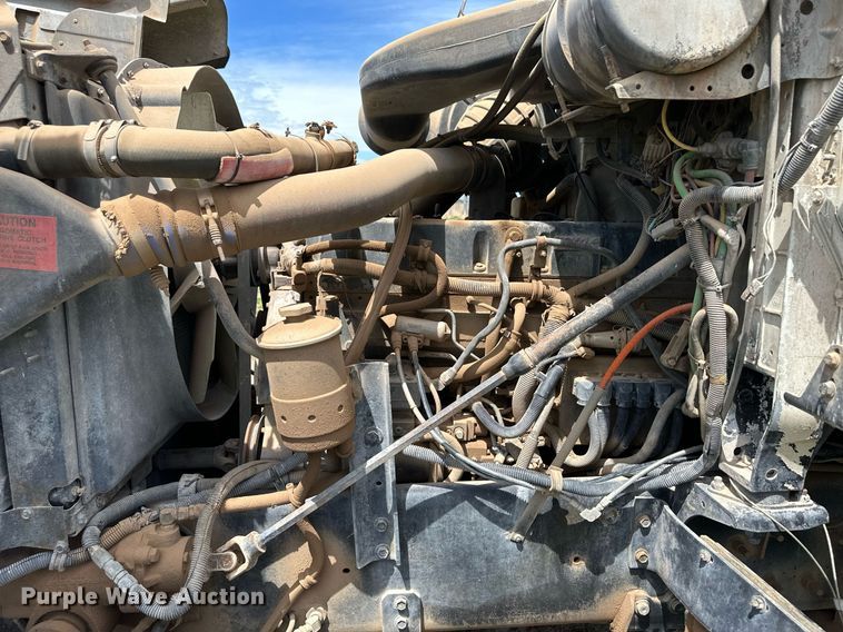 image for item NY9051 2001 International 5500i  ready mix truck