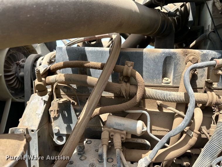 image for item NY9051 2001 International 5500i  ready mix truck