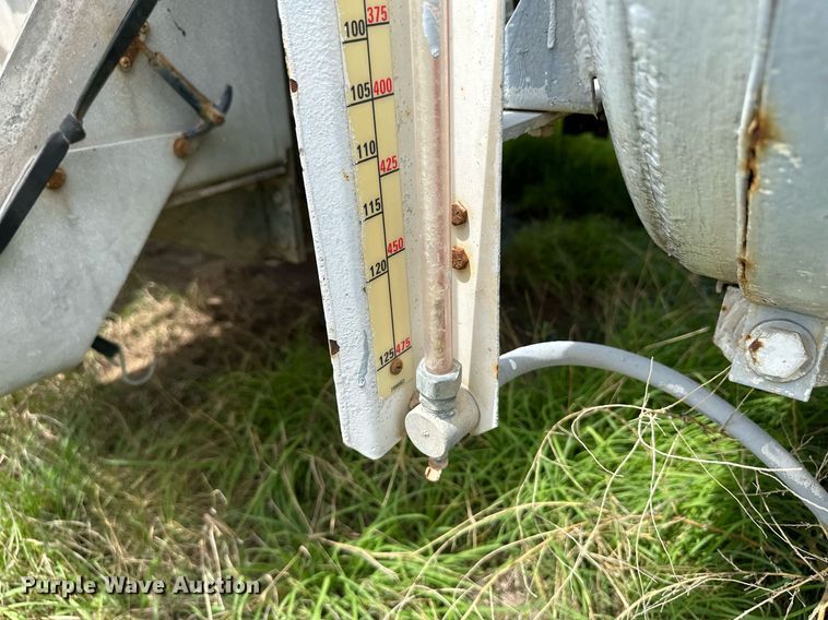 image for item NY9051 2001 International 5500i  ready mix truck