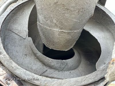 image for item NY9051 2001 International 5500i  ready mix truck