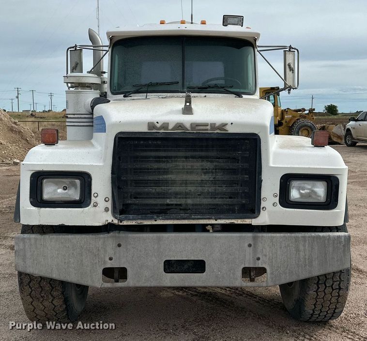 image for item NY9052 1998 Mack RD690S  ready mix truck