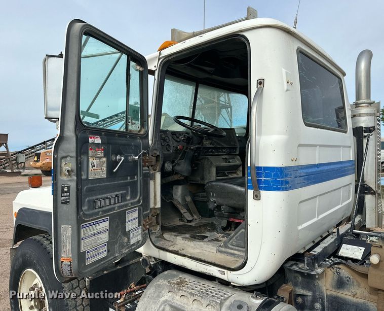 image for item NY9052 1998 Mack RD690S  ready mix truck