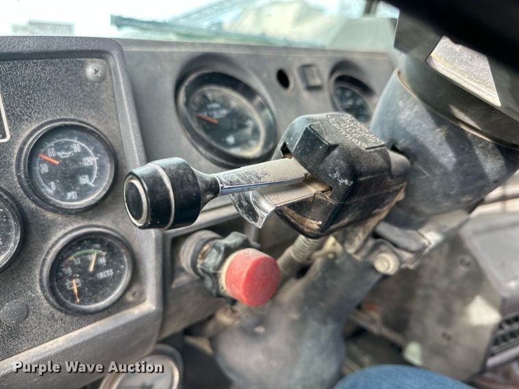 image for item NY9052 1998 Mack RD690S  ready mix truck