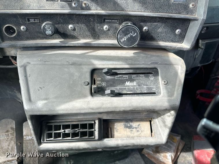 image for item NY9052 1998 Mack RD690S  ready mix truck