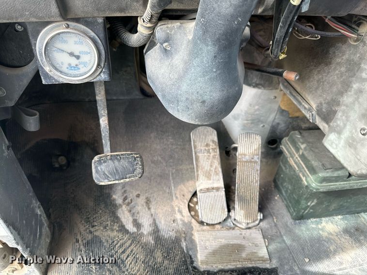 image for item NY9052 1998 Mack RD690S  ready mix truck