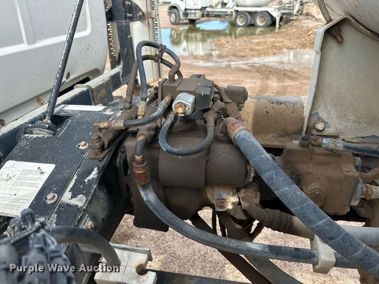 image for item NY9052 1998 Mack RD690S  ready mix truck