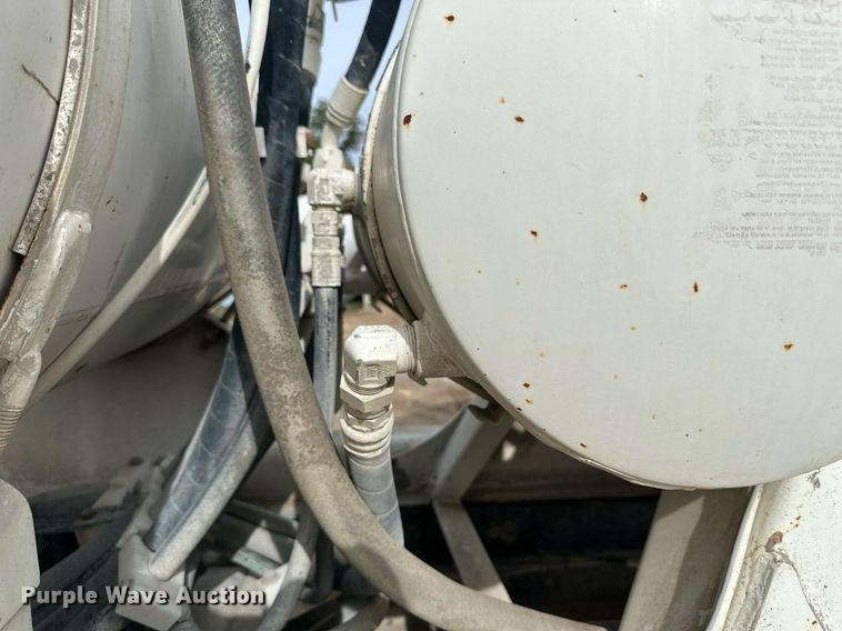 image for item NY9052 1998 Mack RD690S  ready mix truck