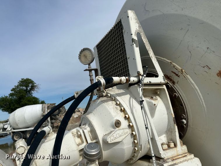 image for item NY9052 1998 Mack RD690S  ready mix truck