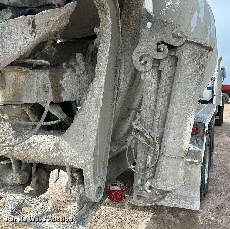 image for item NY9052 1998 Mack RD690S  ready mix truck