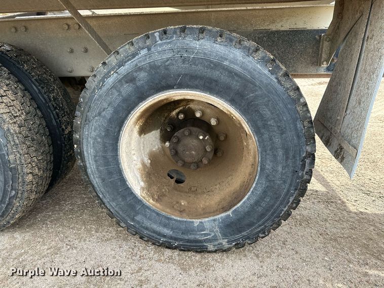 image for item NY9052 1998 Mack RD690S  ready mix truck