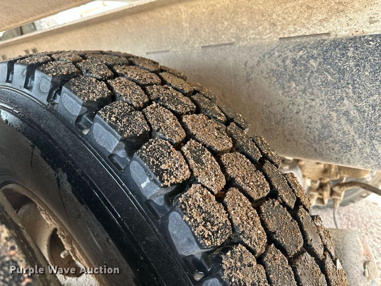 image for item NY9052 1998 Mack RD690S  ready mix truck